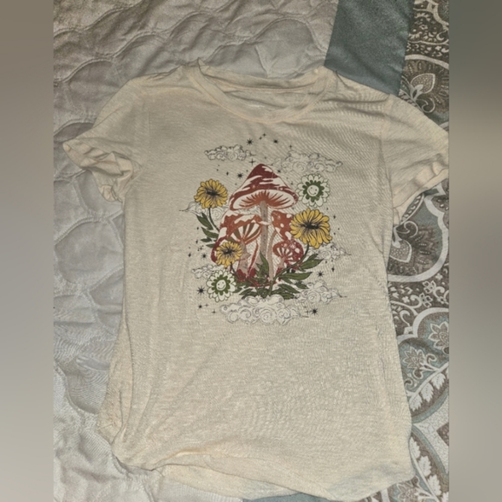 Mushroom tee
